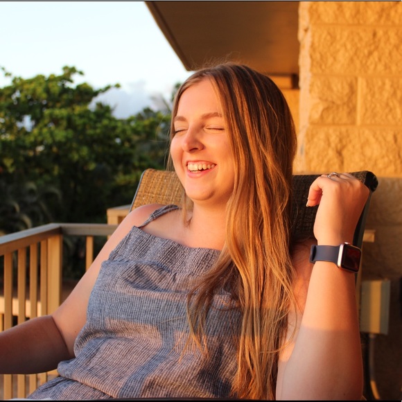 Meet your Posher, Hailey - Picture 1 of 5